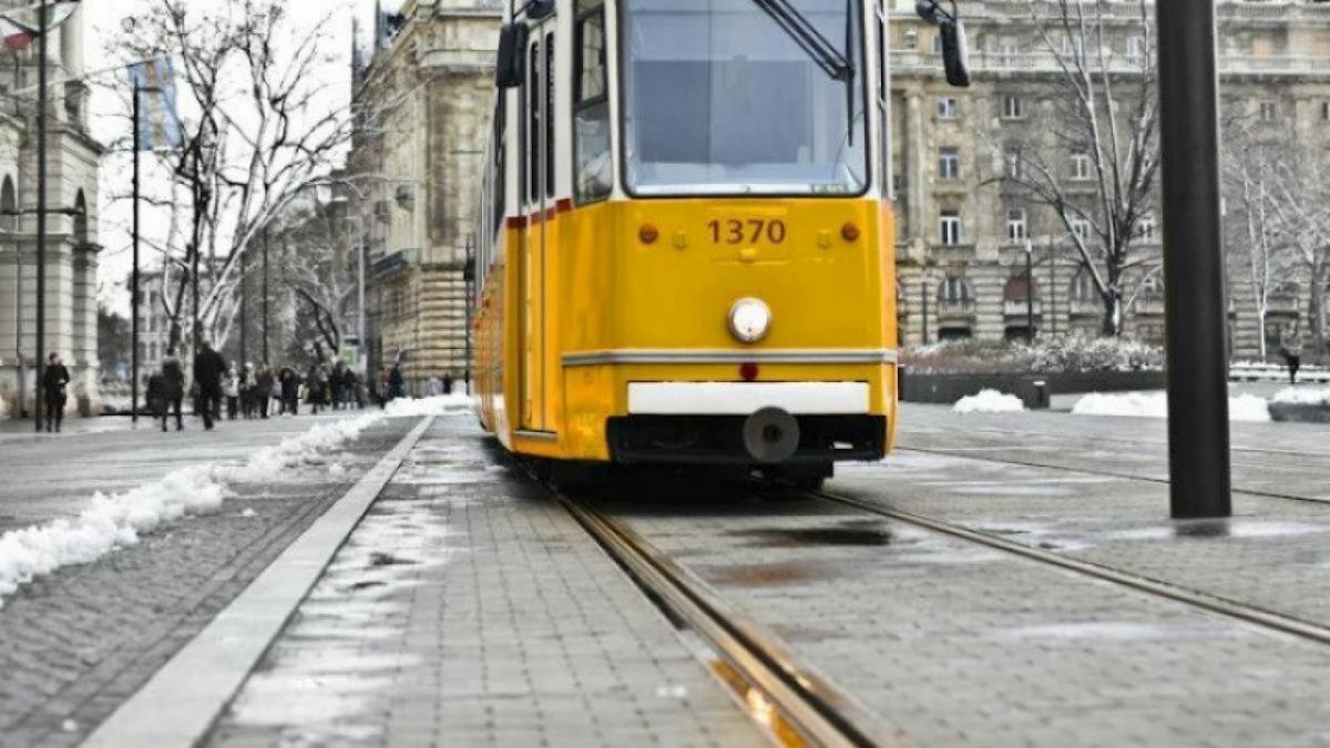 В Петербурге эксперты установят причины столкновения трамвая