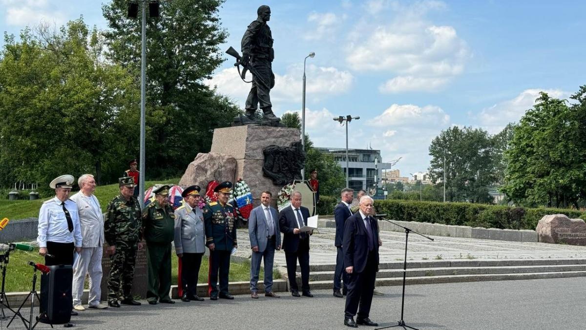 Миронов призвал увековечить память участников вооруженных конфликтов