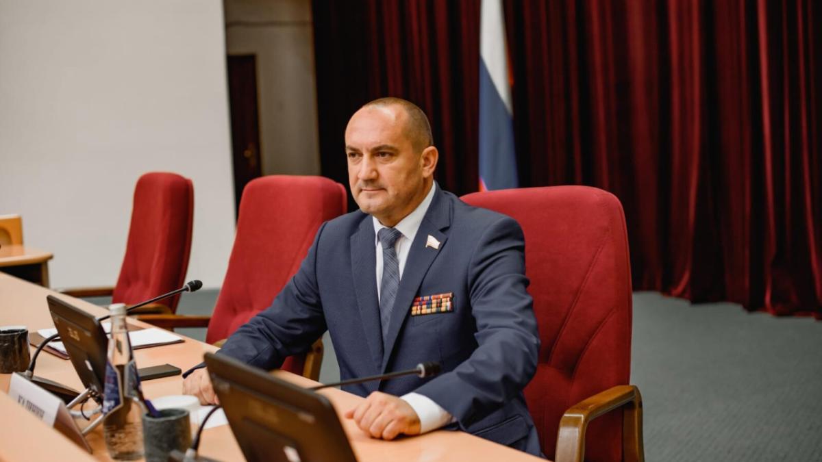 Калинин призвал увеличить финансирование системы образования в стране