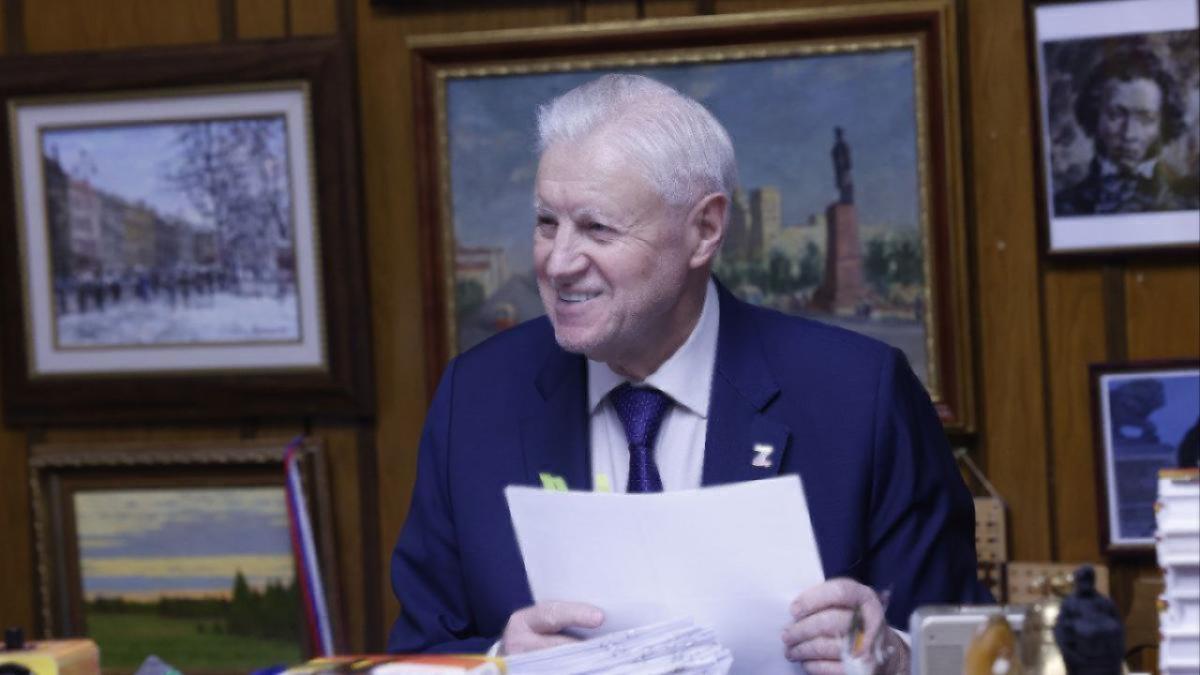 Миронов призвал ЦБ вдвое снизить ключевую ставку для спасения экономики