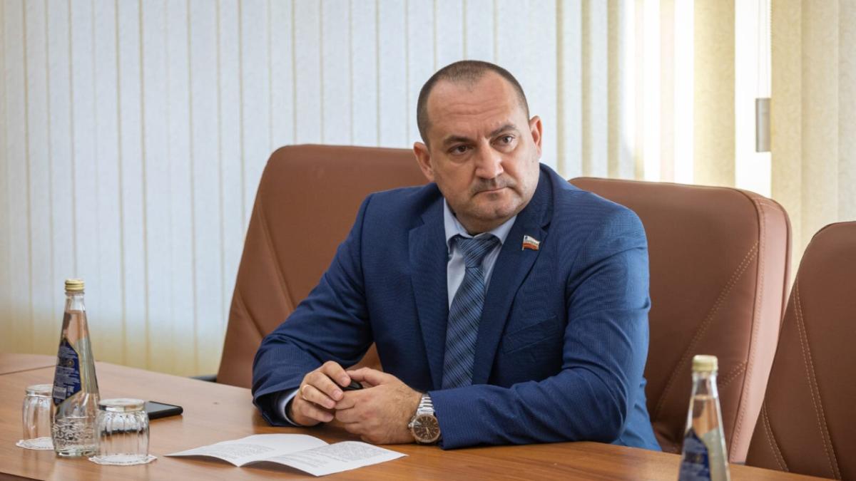 Вячеслав Калинин назвал провальными темпы работ по обновлению сетей ЖКХ