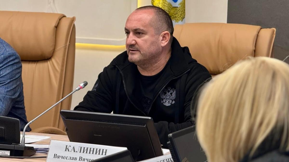 Калинин призвал ввести карантин для мигрантов за их счет
